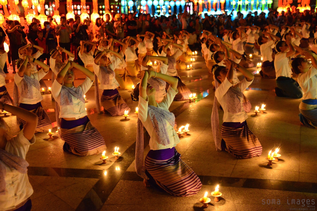 Candle bearers, Loy Krathong 2014 Chiang Mai, Thailand