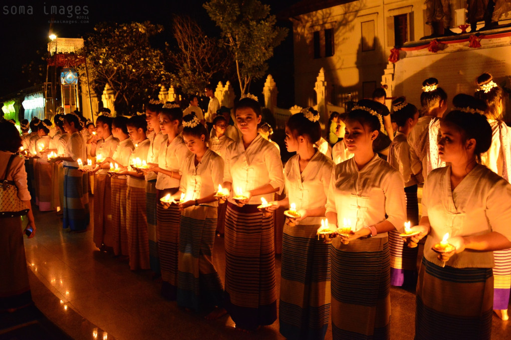 Candle bearers, Loy Krathong 2014 Chiang Mai, Thailand